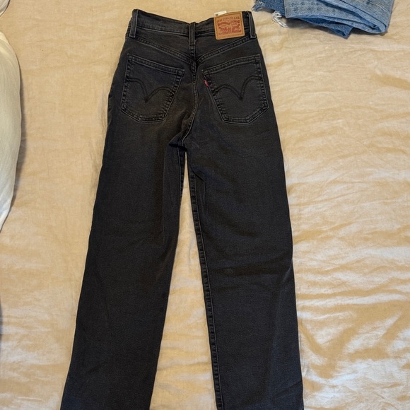 Levi's Women's Black Ribcage High Rise Jeans - Picture 1 of 4